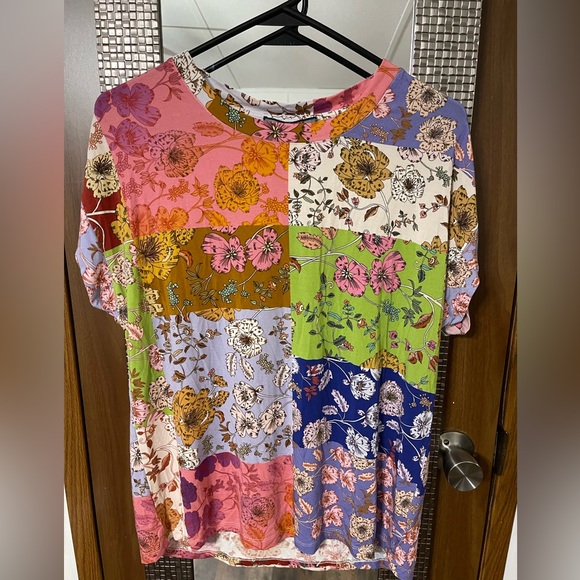 Johnny Was Floral Tee - Picture 2 of 5